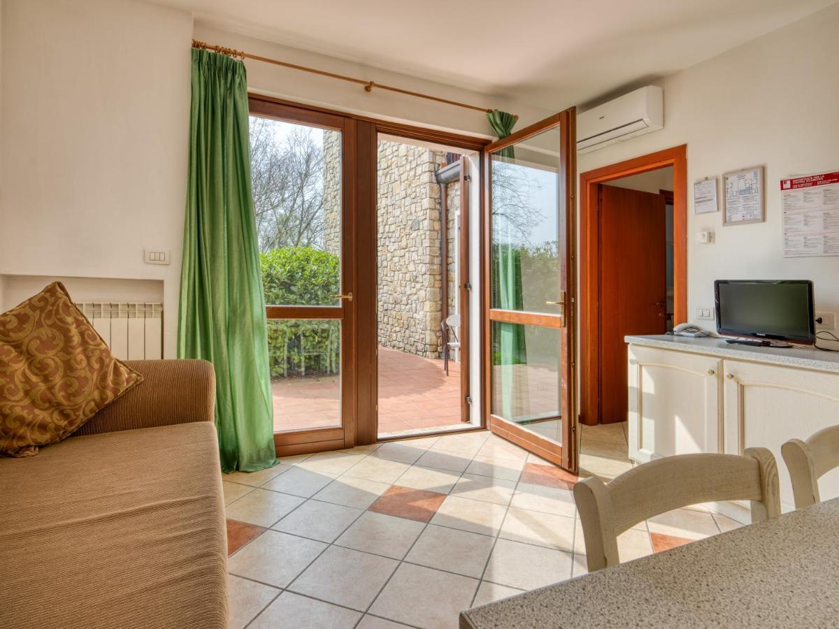 Golf Residenza Aparthotel Peschiera del Garda Exterior photo